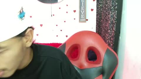 Snapshot of blackfox_desire chatting on May 14, 6:15 pm mateo online show from May 14, 6:15 pm