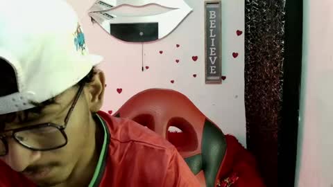 Snapshot of blackfox_desire chatting on May 16, 12:48 pm mateo online show from May 16, 12:48 pm