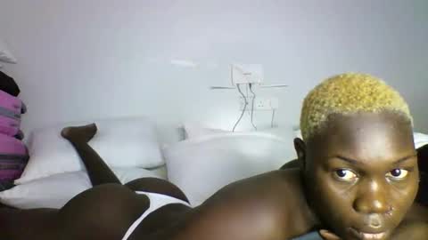 blackmarvel02 online show from February 18, 8:43 am