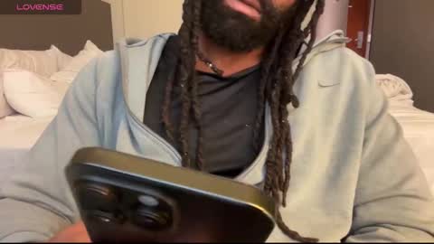 Snapshot of blackmuscles77 chatting on February 23, 10:12 am blackmuscles77 online show from February 23, 10:12 am