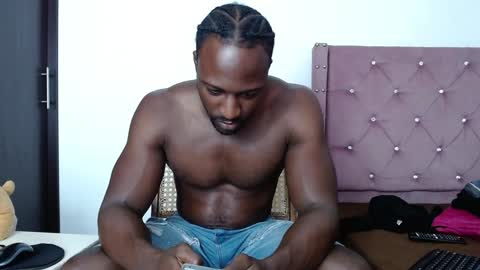 Snapshot of blacknikes chatting on December 30, 12:11 am Twtter 1MikeBeckford            Onlyfns beckfordmike online show from December 30, 12:11 am