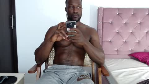Snapshot of blacknikes chatting on January 11, 9:57 pm Twtter 1MikeBeckford            Onlyfns beckfordmike online show from January 11, 9:57 pm