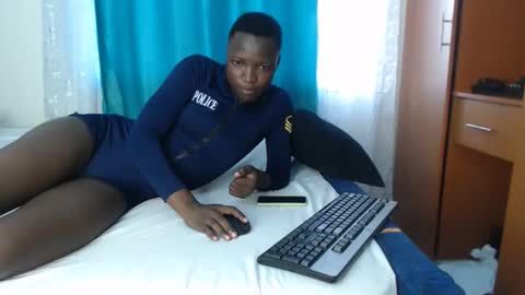 Snapshot of blackpappiy chatting on November 8, 3:39 am blackpappiy online show from November 8, 3:39 am