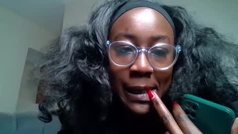 Snapshot of blackprincess25 chatting on May 17, 12:45 pm Lorraine online show from May 17, 12:45 pm