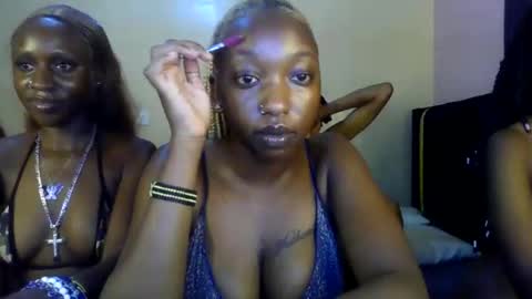 blackqueen2030  online show from May 25, 6:08 am
