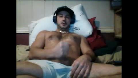 Snapshot of bladen1986 chatting on January 9, 10:31 pm bladen1986 online show from January 9, 10:31 pm