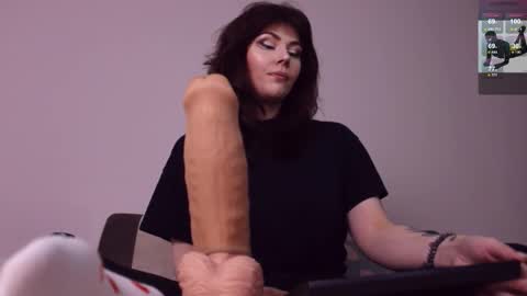 Britney online show from December 18, 12:55 pm