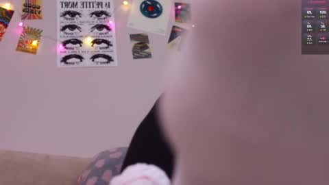 Britney online show from March 25, 2:34 pm