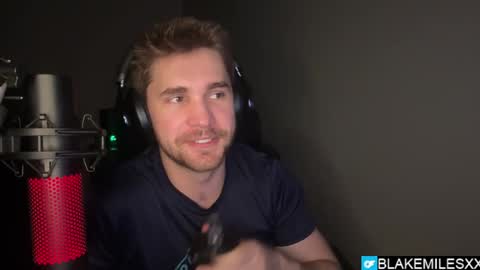 Snapshot of blakemiles2 chatting on April 4, 3:16 am Blake Miles online show from April 4, 3:16 am