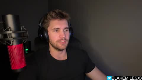 Snapshot of blakemiles2 chatting on April 6, 1:58 am Blake Miles online show from April 6, 1:58 am