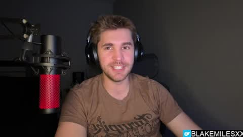 Snapshot of blakemiles2 chatting on April 8, 2:55 am Blake Miles online show from April 8, 2:55 am