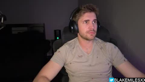 Snapshot of blakemiles2 chatting on April 18, 4:16 am Blake Miles online show from April 18, 4:16 am