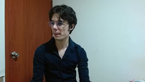 blakeshatter online show from December 12, 1:43 am