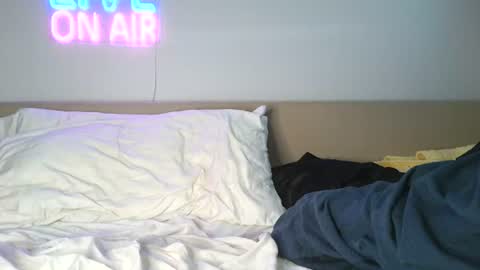 Snapshot of blaze_thickwood chatting on June 22, 7:33 pm Blaze Thickwood online show from June 22, 7:33 pm
