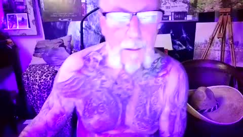blindsurfer780299 online show from July 11, 8:00 pm