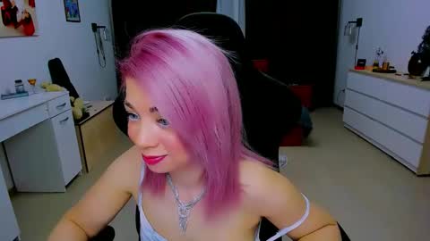 Snapshot of blinkofeyes chatting on December 2, 3:37 am Nicole online show from December 2, 3:37 am