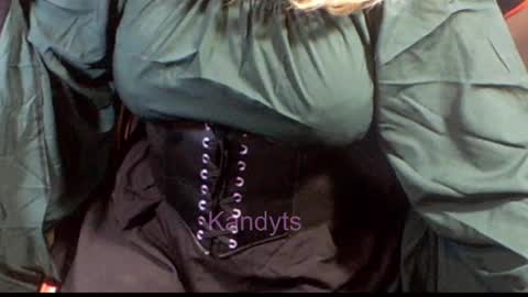 Snapshot of blkandy23 chatting on October 23, 12:43 am Kandyts online show from October 23, 12:43 am