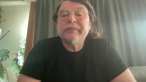 Snapshot of bllyidol chatting on February 19, 10:44 am BlIdoL online show from February 19, 10:44 am