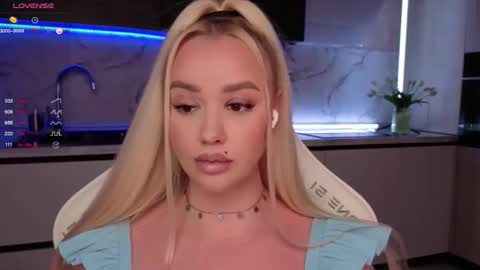 Lana online show from September 20, 8:37 am