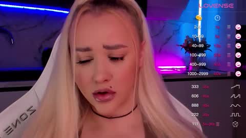 Lana online show from November 7, 2:17 pm