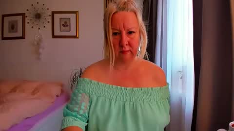 Nicole online show from February 3, 6:40 am