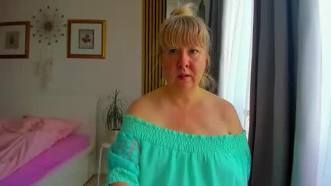 Nicole online show from May 30, 5:10 pm
