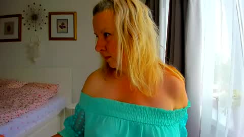 Nicole online show from July 6, 5:37 am