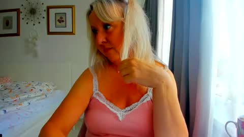 Nicole online show from August 2, 5:11 pm