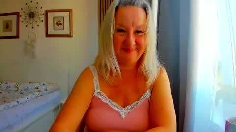 Nicole online show from August 3, 5:17 am