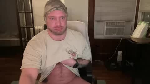 Snapshot of blondebluebear chatting on January 9, 1:39 am blondebluebear online show from January 9, 1:39 am