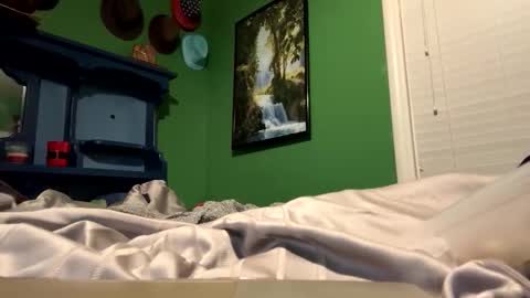 Snapshot of blondebunny999 chatting on February 7, 4:05 am blondebunny999 online show from February 7, 4:05 am