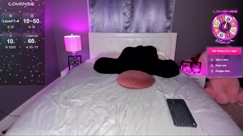 Snapshot of blondeprincess7 chatting on October 1, 2:50 am Blondeprincess online show from October 1, 2:50 am