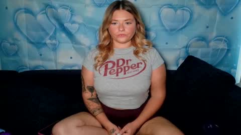 Snapshot of blonderebelxoxo chatting on April 7, 3:40 am Tee online show from April 7, 3:40 am