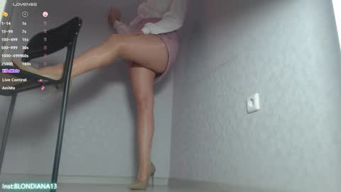 Im Di. I smell naked even when Im dressed. online show from March 12, 9:48 am