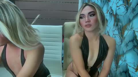 Snapshot of blondina_twinx chatting on May 11, 5:32 pm blondina_twinx online show from May 11, 5:32 pm