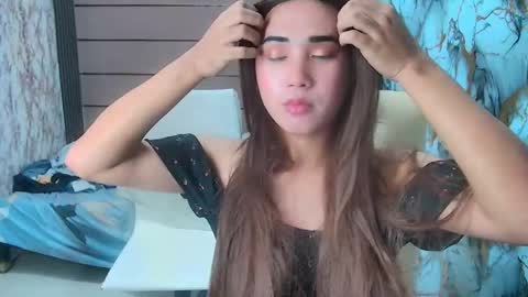 Snapshot of blondina_twinx chatting on May 20, 8:20 am blondina_twinx online show from May 20, 8:20 am