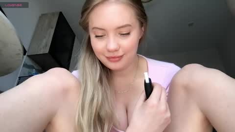 Blondy bunny online show from May 27, 2:08 am