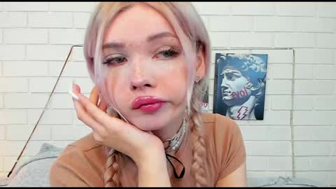 Snapshot of blondy_fina chatting on September 27, 5:01 am blondy_fina online show from September 27, 5:01 am