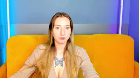 Snapshot of blondyjolly chatting on February 24, 1:58 am blondyjolly online show from February 24, 1:58 am