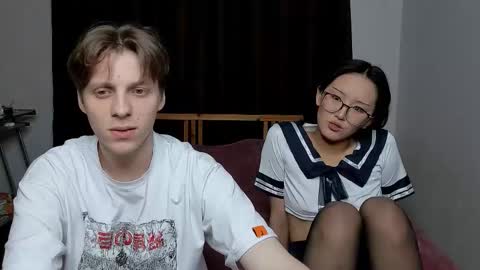 Snapshot of blossomandbee chatting on October 20, 12:55 am Sasha and Maria online show from October 20, 12:55 am