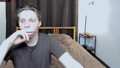 Snapshot of blossomandbee chatting on January 9, 12:24 am Sasha and Maria online show from January 9, 12:24 am