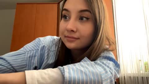 Snapshot of blossomroady chatting on February 11, 5:56 am Alice online show from February 11, 5:56 am