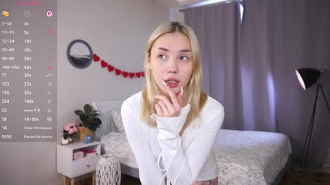 Adeline online show from March 4, 6:19 am