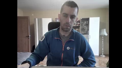 Runaway online show from December 9, 8:00 am