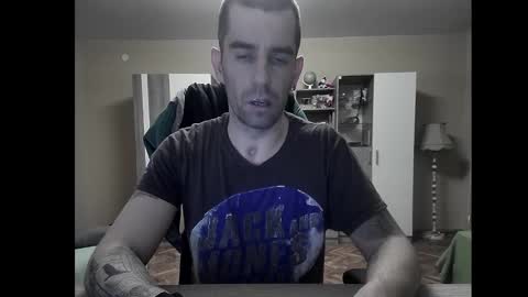 Runaway online show from December 31, 10:45 pm