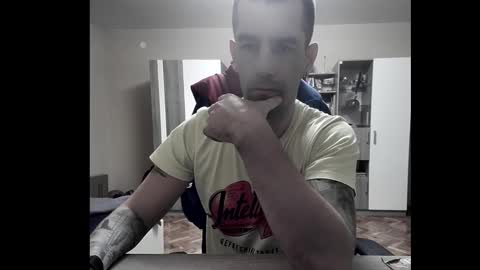 Runaway online show from October 12, 7:35 pm