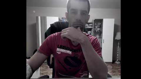 Runaway online show from November 26, 8:54 pm