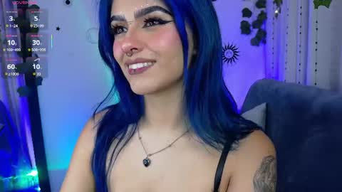 blue_kittenn online show from June 12, 4:11 am