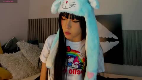 blue_sixx online show from October 11, 11:03 pm