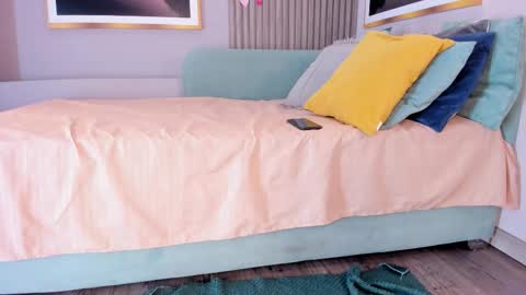 Snapshot of blue_sixx chatting on January 18, 1:59 pm blue_sixx online show from January 18, 1:59 pm